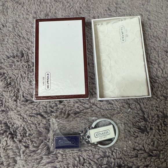 Coach Multicolor Logo Keychain - Vintage Collectible - Picture 4 of 8